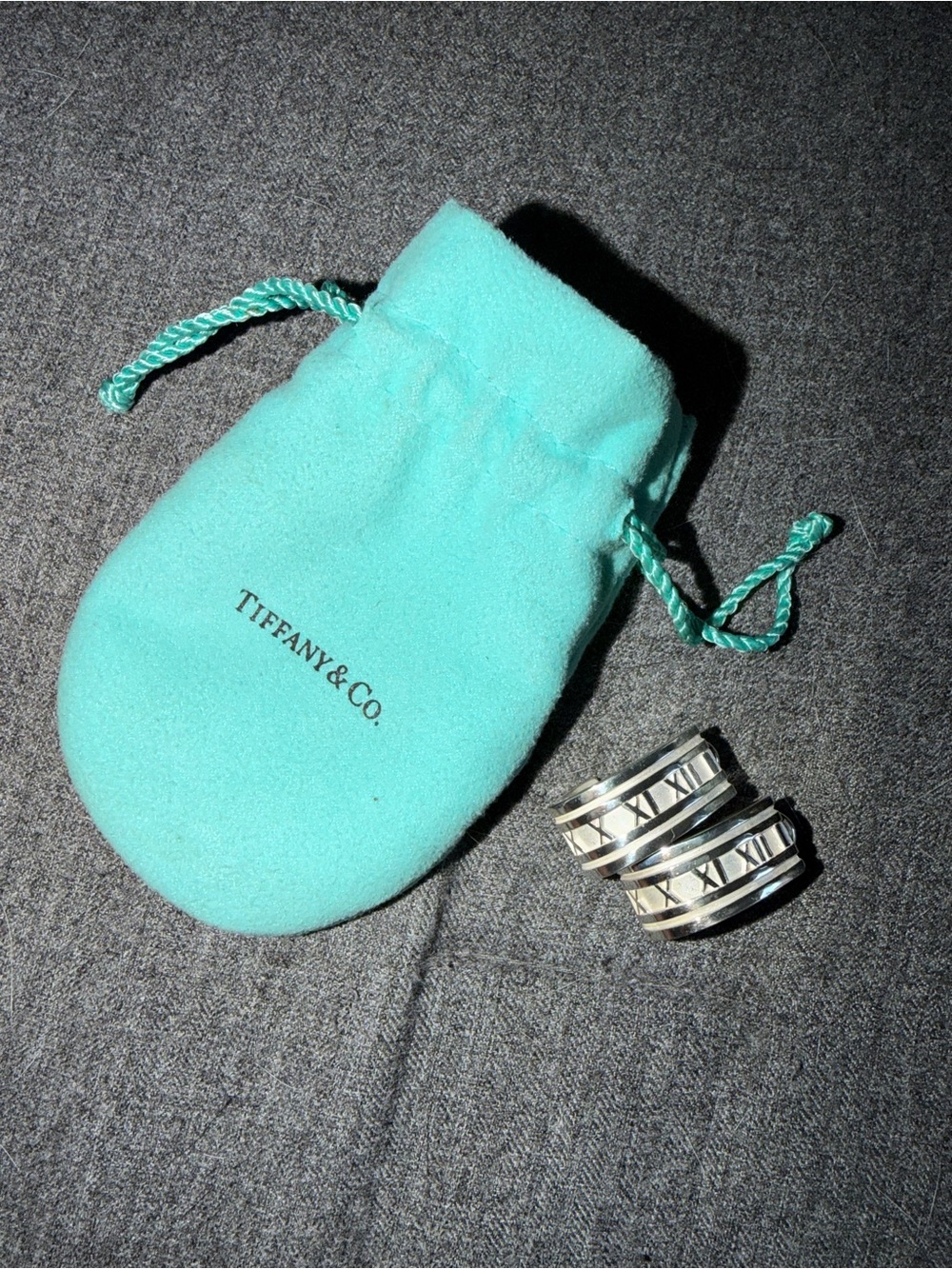 Tiffany & Co. Atlas Stackable Ring in Silver with Turquoise Pouch